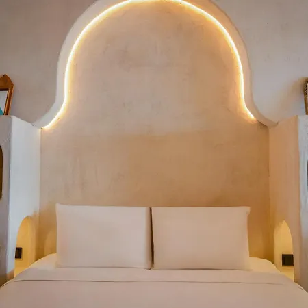 Churchill Townhouse Hotell Bodrum